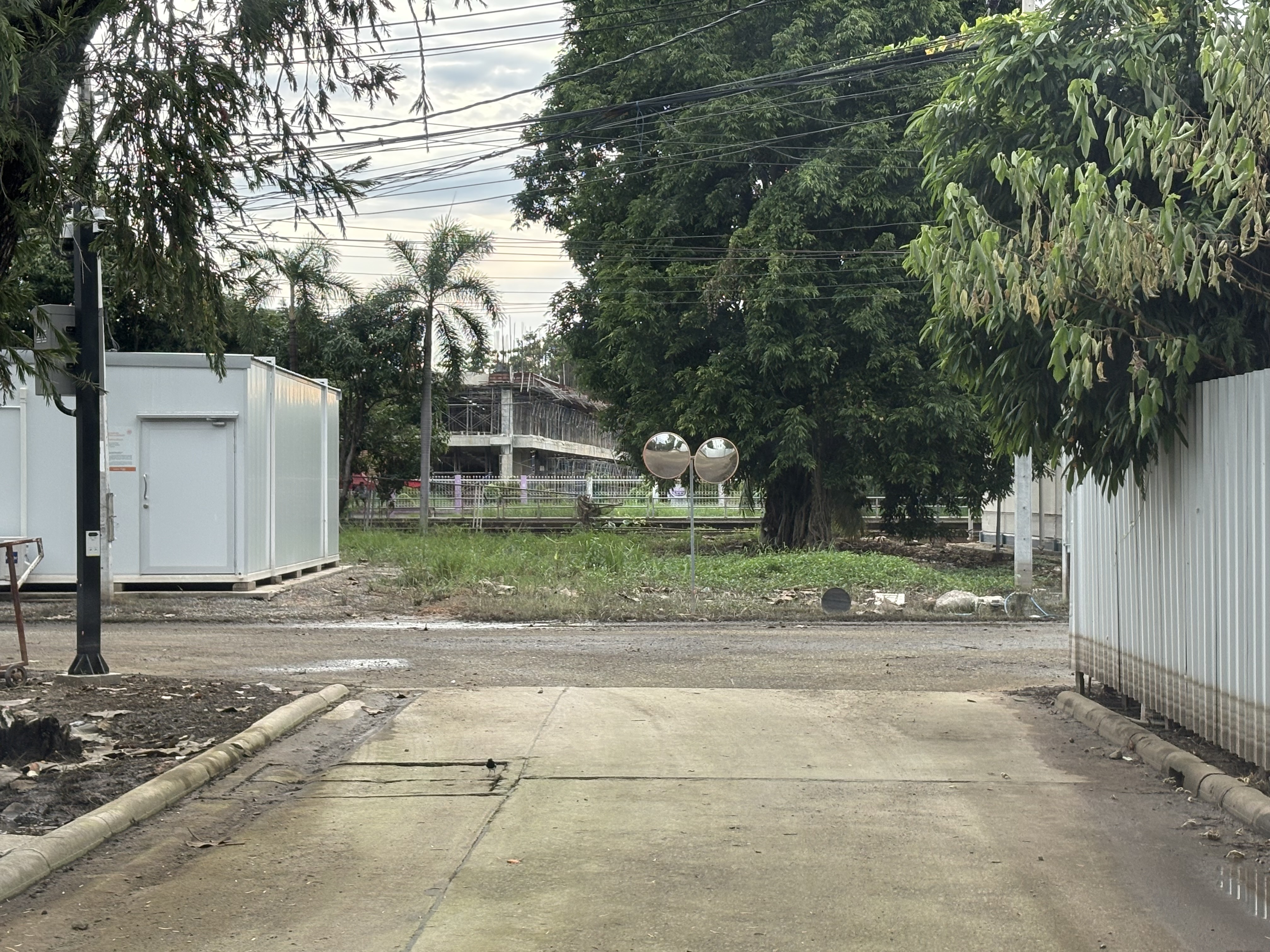 ภาพล่าสุด แยกสนามบาสเกษตร